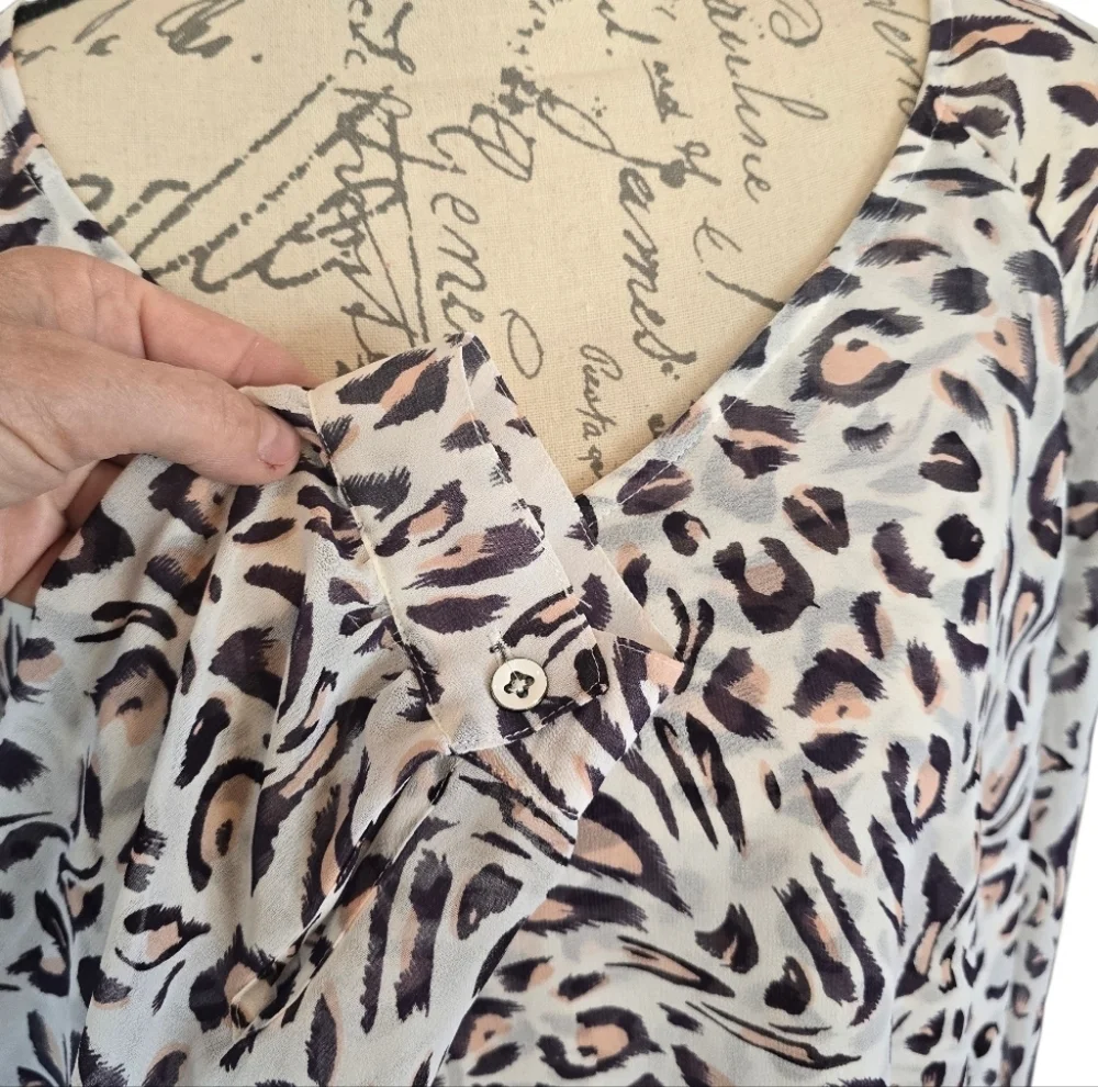CAbi glamour neck